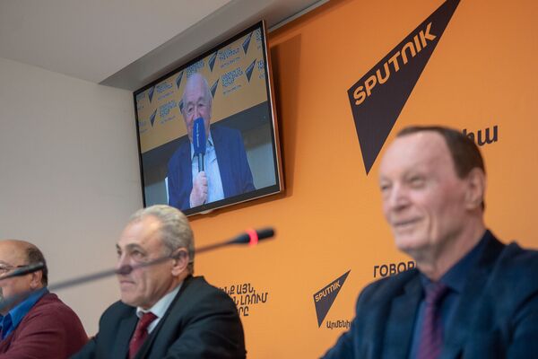 Арарату 73 - 45 лет: легендарный Никита Симонян знает, как повторить тот подвиг - Sputnik Армения