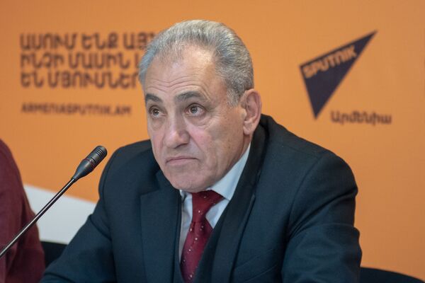 Арарату 73 - 45 лет: легендарный Никита Симонян знает, как повторить тот подвиг - Sputnik Армения