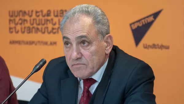 Сергей Погосян во время видеомоста Золотая вершина Арарата - Sputnik Армения