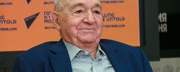 Никита Симонян во время видеомоста Золотая вершина Арарата - Sputnik Армения