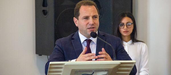 Речь и.о. министра обороны Давида Тонояна на церемонии награждения учителей (12 ноября 2018). Еревaн - Sputnik Արմենիա