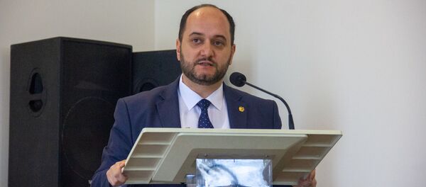 Речь и.о. министра образования и науки Араика Арутюняна на церемонии награждения учителей (12 ноября 2018). Еревaн - Sputnik Արմենիա