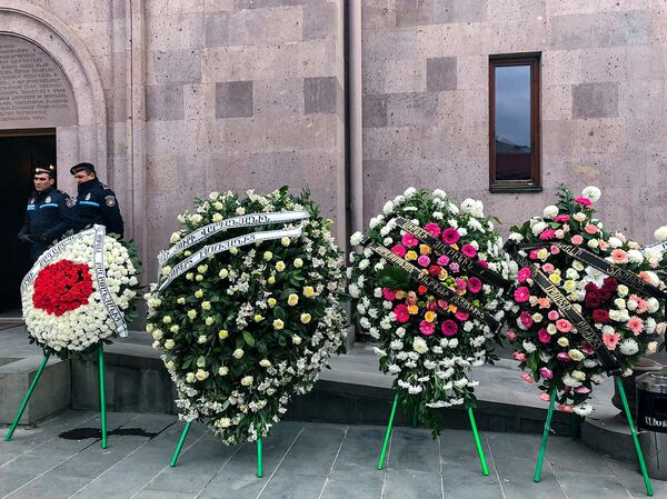 Если бы не политика, или Прощание с легендой: гюмрийцы раскрывают секреты Юрия Варданяна - Sputnik Армения