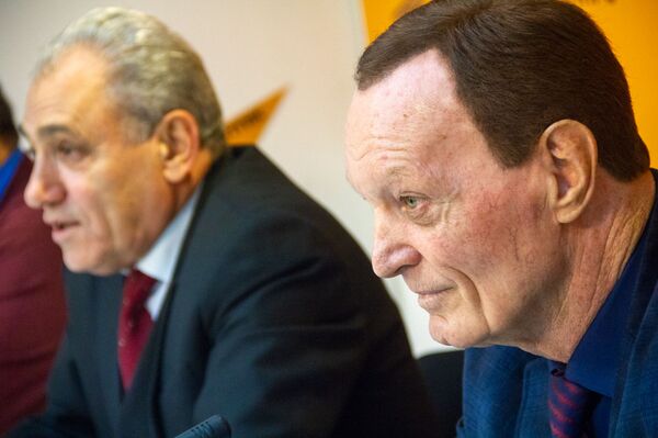 Бондаренко и Погосян по барам не бегали, или Формула успеха от звезд Арарата-73 - Sputnik Армения