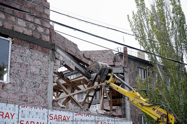 Нехорошее здание на Гюрджяна, или Как ковш мэрии Еревана не учел один пунктик закона - Sputnik Армения
