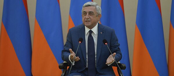 Президент Армении Серж Саргсян на приеме в честь школьников-призеров международных олимпиад и конкурсов Президент Армении Серж Саргсян на приеме в честь школьников-призеров международных олимпиад и конкурсов - Sputnik Արմենիա