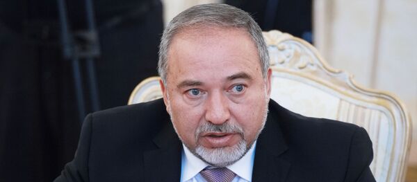 Министр иностранных дел Израиля Авигдор Либерман на встрече с министром иностранных дел РФ Сергеем Лавровым (26 января 2015). Москвa Министр иностранных дел Израиля Авигдор Либерман на встрече с министром иностранных дел РФ Сергеем Лавровым (26 января 2015). Москвa - Sputnik Армения