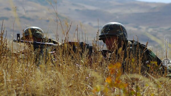 Армянские военнослужащие на боевом дежурстве - Sputnik Արմենիա