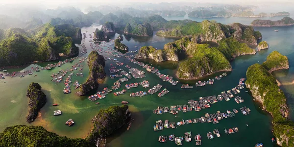 Фотография Cát Bà Island's Floating Fishing Village фотографа Фата Дао Тана, вошедший в ТОП-50 категории Amateur Landscape конкурса the EPSON International Pano Awards 2018 Фотография Cát Bà Island's Floating Fishing Village фотографа Фата Дао Тана, вошедший в ТОП-50 категории Amateur Landscape конкурса the EPSON International Pano Awards 2018 - Sputnik Армения