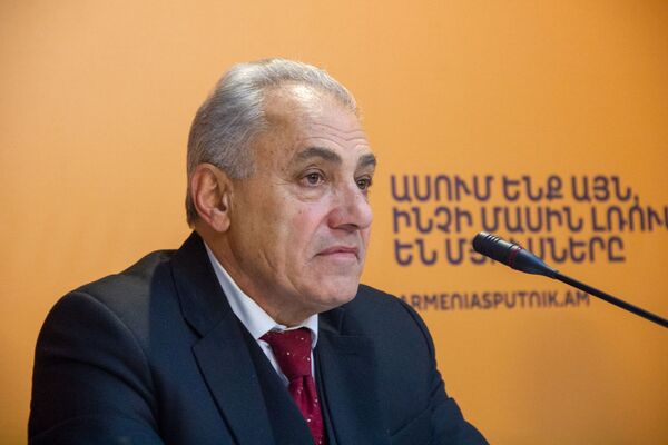 Сергей Погосян во время видеомоста Золотая вершина Арарата - Sputnik Армения