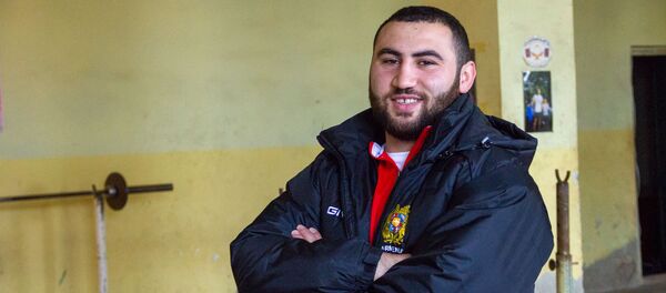 Чемпион мира по тяжелой атлетике 2018 Симон Мартиросян - Sputnik Արմենիա