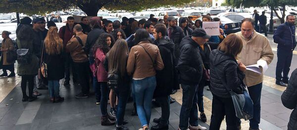 Акция протеста молодых ученых перед Домом правительства (15 ноября 2018). Еревaн - Sputnik Армения