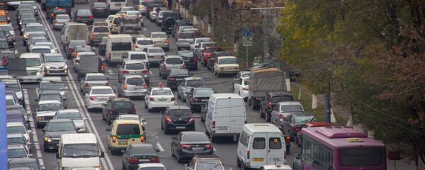 Час пик на улице Агатангегоса - Sputnik Արմենիա