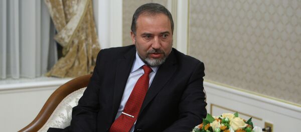 Глава МИД Израиля Авигдор Либерман во время встречи с главой правительства РФ Владимиром Путиным (4 декабря 2009). Москвa - Sputnik Армения