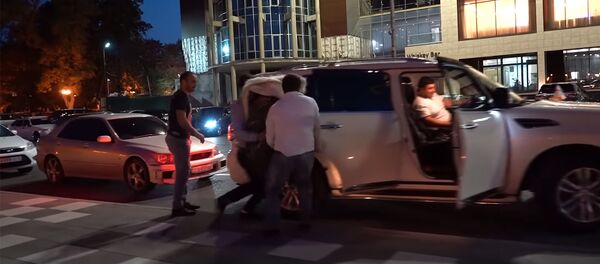 Кадр из ролика о краже невесты во Владикавказе Кадр из ролика о краже невесты во Владикавказе - Sputnik Արմենիա