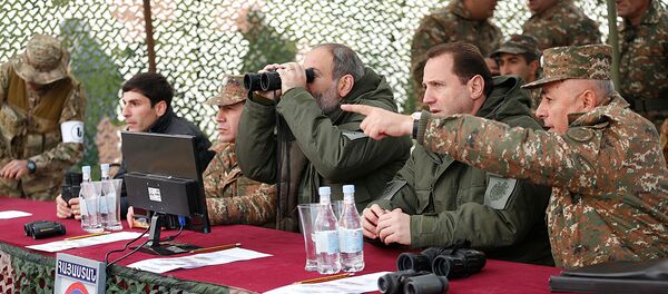 И.о. премьер-министра Никол Пашинян посетил боевую позицию одной из войсковой части (16 ноября 2018). Армения И.о. премьер-министра Никол Пашинян посетил боевую позицию одной из войсковой части (16 ноября 2018). Армения - Sputnik Армения