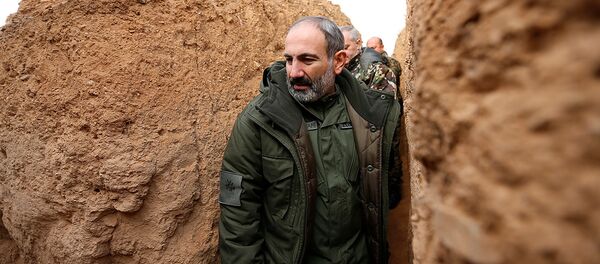 И.о. премьер-министра Никол Пашинян посетил боевую позицию одной из войсковой части (16 ноября 2018). Армения - Sputnik Армения