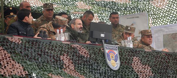 И.о. премьер-министра Никол Пашинян посетил боевую позицию одной из войсковой части (16 ноября 2018). Армения И.о. премьер-министра Никол Пашинян посетил боевую позицию одной из войсковой части (16 ноября 2018). Армения - Sputnik Արմենիա