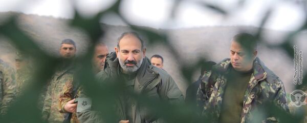 И.о. премьер-министра Никол Пашинян посетил боевую позицию одной из войсковой части (16 ноября 2018). Армения - Sputnik Армения