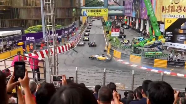 Девушка-гонщик София Флерш попала в страшную аварию на Формуле-3 - видео Девушка-гонщик София Флерш попала в страшную аварию на Формуле-3 - видео - Sputnik Армения