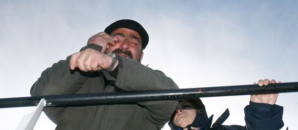 Родственники погибших на борту разбившегося самолета авиакомпании Армавиа Airbus A320 (5 мая 2006). Сочи Родственники погибших на борту разбившегося самолета авиакомпании Армавиа Airbus A320 (5 мая 2006). Сочи - Sputnik Армения