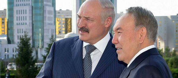 Встреча президентов Казахстана и Беларуси Нурсултана Назарбаева и Александра Лукашенко (30 мая 2016). Астана Встреча президентов Казахстана и Беларуси Нурсултана Назарбаева и Александра Лукашенко (30 мая 2016). Астана - Sputnik Армения