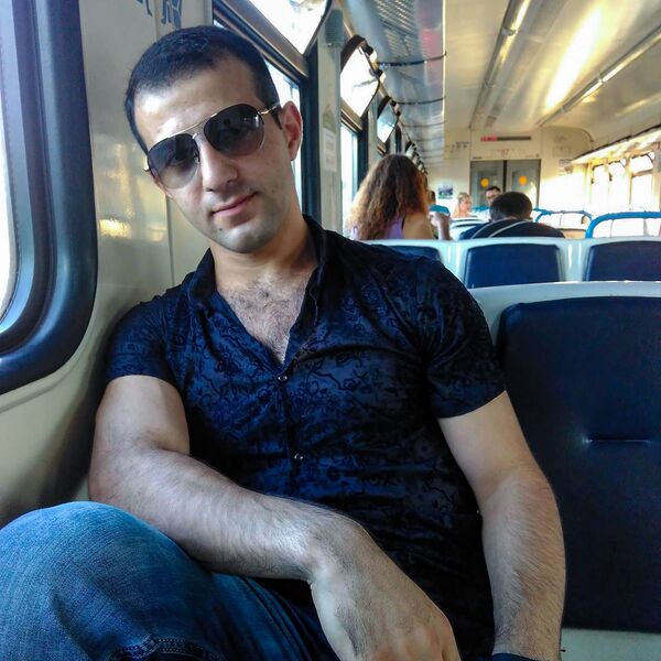 Он даже не курил: отец погибшего на взлетной полосе армянина рассказал о сыне- эксклюзив - Sputnik Армения