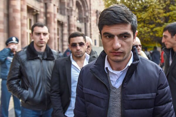 Пусть теперь Пашинян поддержит нас: участники Апрельской войны устроили митинг в Ереване Пусть теперь Пашинян поддержит нас: участники Апрельской войны устроили митинг в Ереване - Sputnik Армения