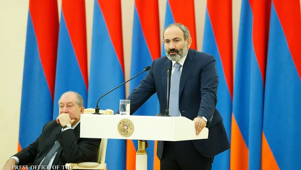 Встреча и.о. премьер-министра Никола Пашиняна и президента Армена Саркисяна с предпринимателями Армении (21 ноября 2018). Еревaн - Sputnik Армения