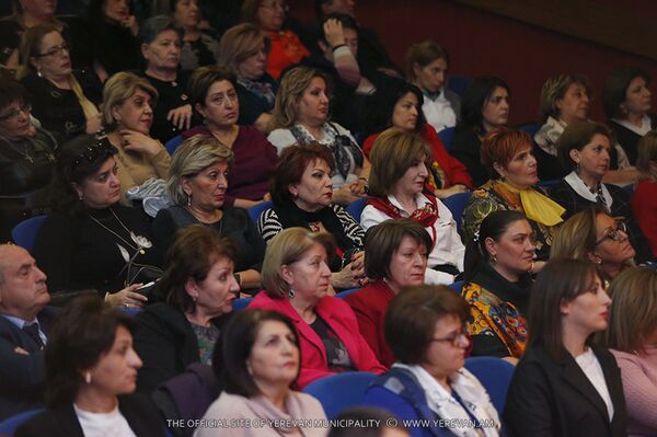 Հայկ Մարությանը զգուշացրել է տնօրեններին` չխառնել աշխատանքն ու քաղաքական գործունեությունը Հայկ Մարությանը զգուշացրել է տնօրեններին` չխառնել աշխատանքն ու քաղաքական գործունեությունը - Sputnik Արմենիա