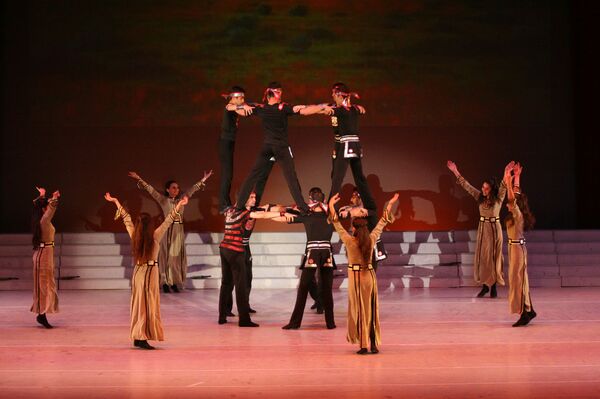 Армянский боевой танец Армянский боевой танец - Sputnik Արմենիա