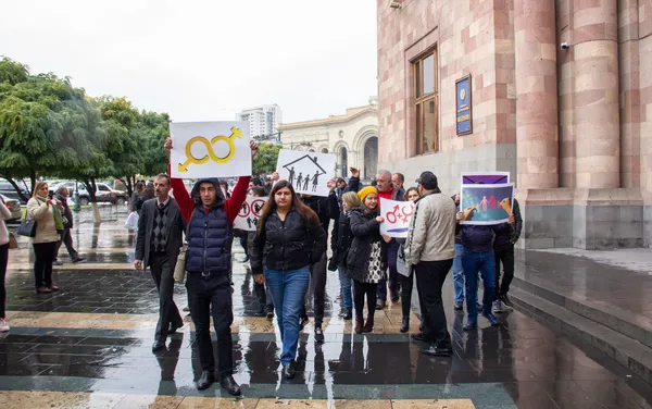 Акция протеста против ЛГБТ пропаганды в Армении перед Домом Правительства (22 ноября 2018). Еревaн Акция протеста против ЛГБТ пропаганды в Армении перед Домом Правительства (22 ноября 2018). Еревaн - Sputnik Армения