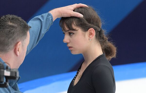 Ничего такого в этом нет: Рафаэль Арутюнян защитил Медведеву от нападок хейтеров Ничего такого в этом нет: Рафаэль Арутюнян защитил Медведеву от нападок хейтеров - Sputnik Армения