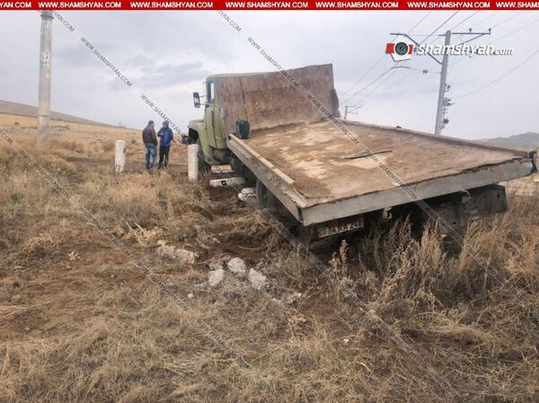 На севере Армении КрАЗ столкнулся с электричкой - Sputnik Армения