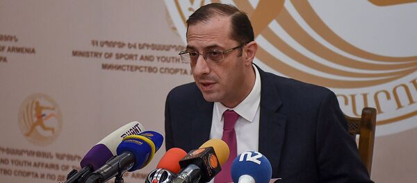 Пресс-конференция и.о. министра спорта и по делам молодежи Габриела Казаряна (23 ноября 2018). Еревaн Пресс-конференция и.о. министра спорта и по делам молодежи Габриела Казаряна (23 ноября 2018). Еревaн - Sputnik Արմենիա