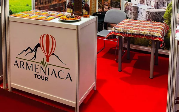 Стенд компании Armeniaca Tour на туристической выставке в Варшаве - Sputnik Армения