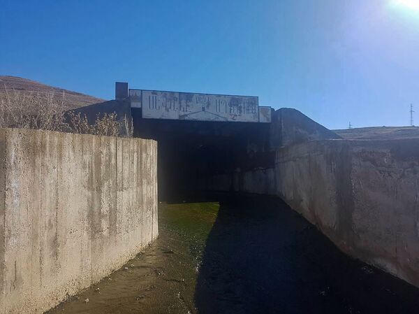 Унесенные водой миллиарды: в чьи карманы утекли деньги Севана - Sputnik Армения