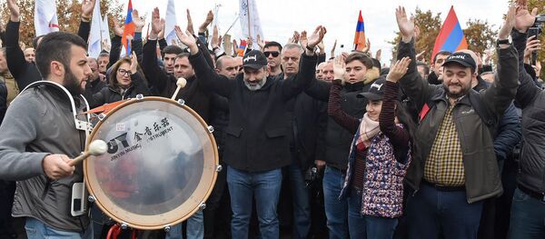 Субботнее шествие Никола Пашиняна (24 ноября 2018). Еревaн - Sputnik Армения