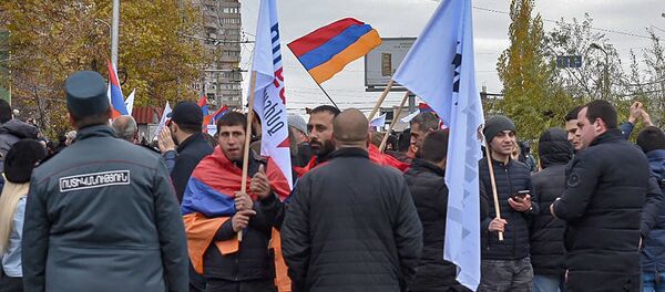 Присоединившиеся к шествию Никола Пашиняна граждане (24 ноября 2018). Еревaн Присоединившиеся к шествию Никола Пашиняна граждане (24 ноября 2018). Еревaн - Sputnik Արմենիա