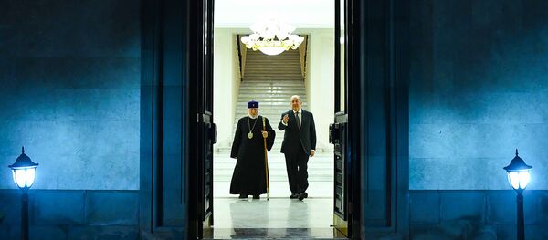 Президент Армен Саркисян встретился с Католикосом Гарегином Вторым (24 ноября 2018). Эчмиадзин - Sputnik Армения