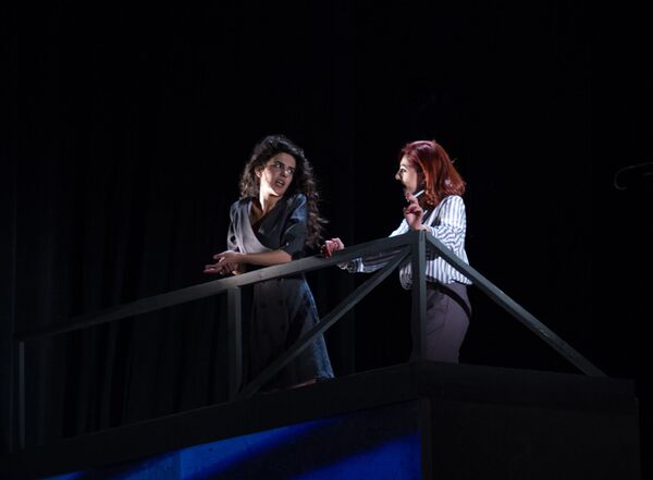 Спектакль Ничего не останется сыгран, но у Лилит Макунц осталось послевкусие Спектакль Ничего не останется сыгран, но у Лилит Макунц осталось послевкусие - Sputnik Армения