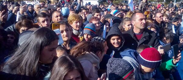 Граждане общины Ани во время агиткампании блока Мой Шаг (26 ноября 2018). Ширак - Sputnik Արմենիա