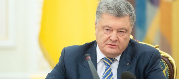 Президент Украины Петр Порошенко на заседании Совета национальной безопасности и обороны Украины (26 ноября 2018). Киев Президент Украины Петр Порошенко на заседании Совета национальной безопасности и обороны Украины (26 ноября 2018). Киев - Sputnik Армения