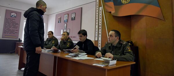 Призывной пункт в Чарбахе Призывной пункт в Чарбахе - Sputnik Արմենիա