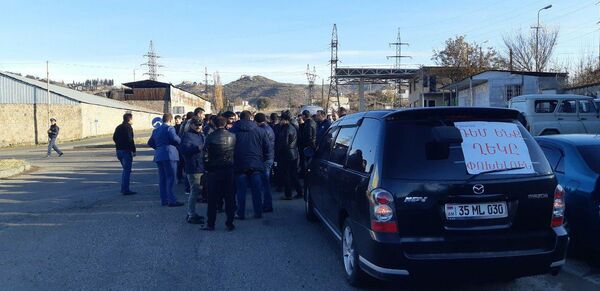 Հայ–վրացական սահման տանող ճանապարհը փակել են և Փաշինյանին են սպասում Հայ–վրացական սահման տանող ճանապարհը փակել են և Փաշինյանին են սպասում - Sputnik Արմենիա