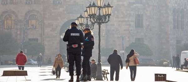 Сотрудники полиции Армении на площади Республики Сотрудники полиции Армении на площади Республики - Sputnik Արմենիա