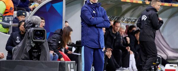 И.о. главного тренера Астаны Григорий Бабаян на футбольном матче Астана - Яблонец (9 ноября 2018). Астана И.о. главного тренера Астаны Григорий Бабаян на футбольном матче Астана - Яблонец (9 ноября 2018). Астана - Sputnik Армения