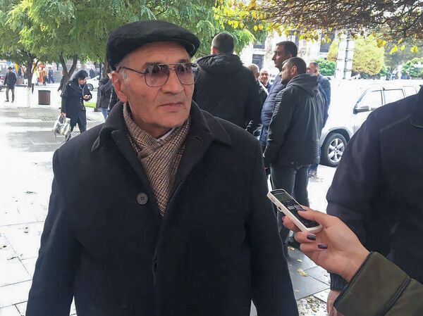 Мне 60, я мечтаю о спальне для нас с мужем: семьи армянских военнослужащих требуют жилья - Sputnik Армения