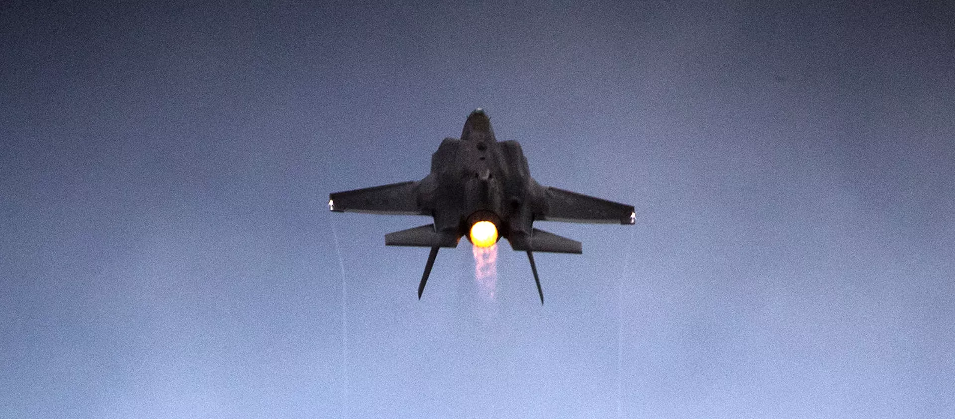 Истребитель F-35 Lightning II израильских ВВС на показательных выступлениях в военно-воздушной базе Хатцерим (27 декабря 2017). Пустыне Негев, Израиль - Sputnik Армения, 1920, 25.03.2021