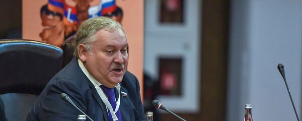 Константин Затулин на заседании армяно-российского Лазаревского клуба (30 ноября 2018). Еревaн - Sputnik Армения